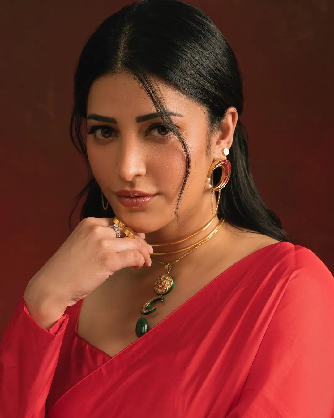 Tamil Actress Shruti Haasan in Red Saree